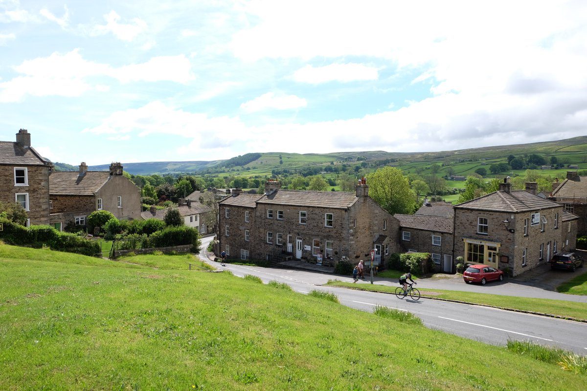 Enjoy a scenic route to Reeth... 1 road ...